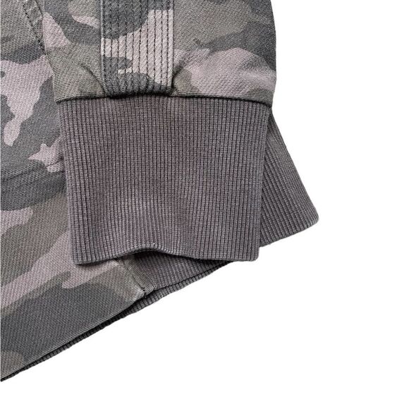 ATHLETA Farallon Camo Sweatshirt Size Medium - Picture 6 of 7